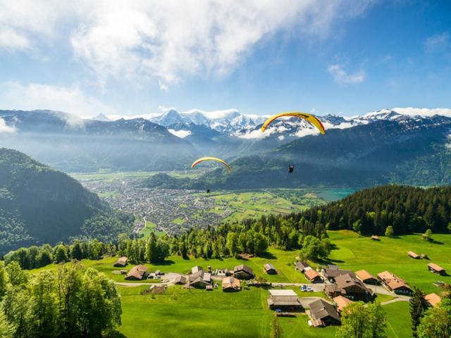 Schoene Ferienwohnung Mit Seeblick Thun Zewnętrze zdjęcie